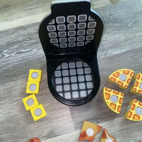 MELISSA DOUG FOOD PRESS & SERVE WAFFLE DISCONTINUED VERY RARE Used